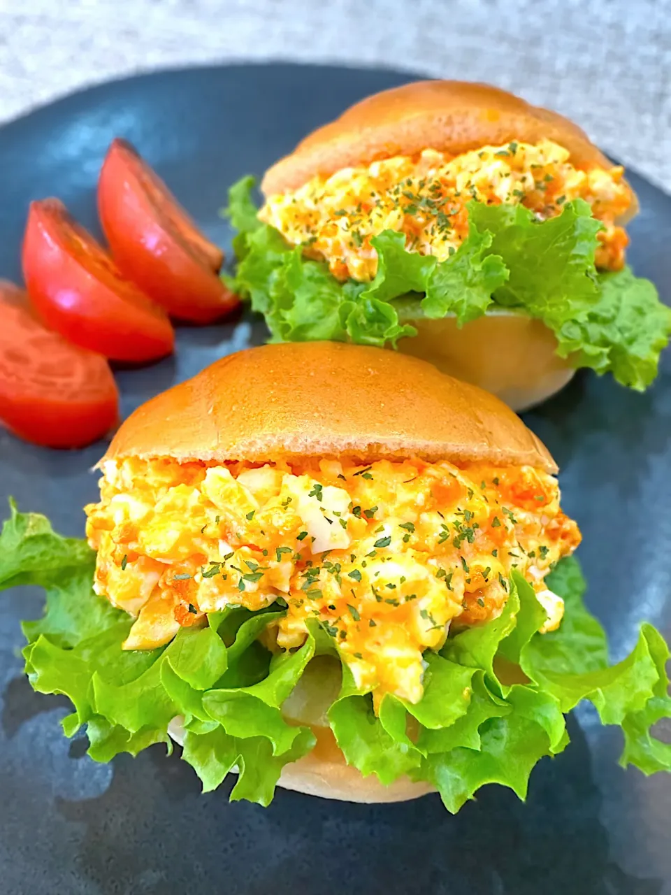 朝食 ロールパンたまごサンド🥯|akkaさん