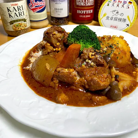 「カリカリトリュフ」を使ってみたSnapdishの料理・レシピ写真:Chef 中川浩行さんの料理 じっくり煮込んだ豚肩ロースと野菜の赤ワイン煮込み！