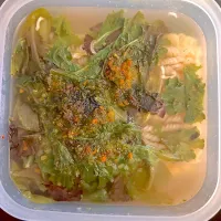 Noodles with lettuce and a homemade spice mix|Kareem Boogieさん