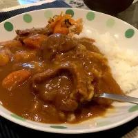 牛すじカレー🍛😋|アライさんさん