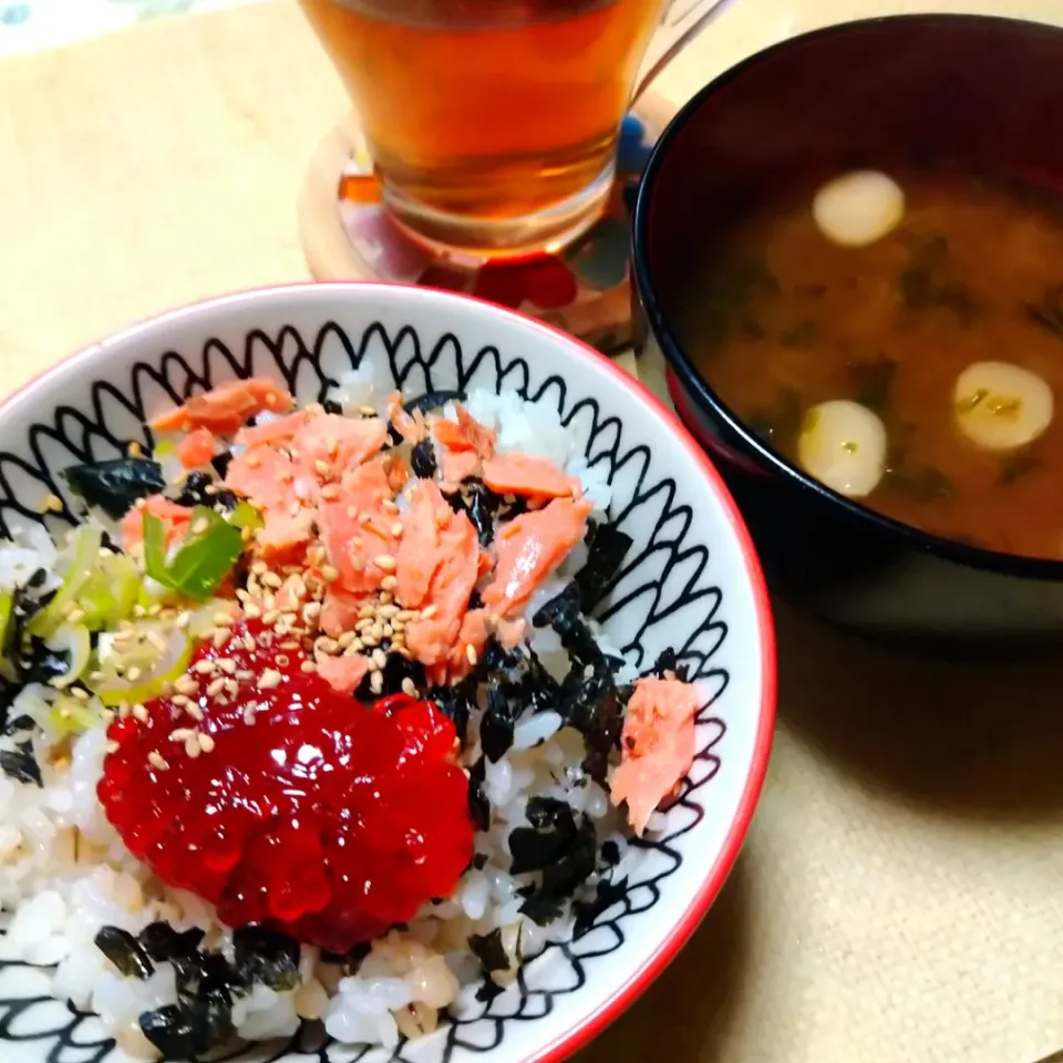 筋子鮭丼|うたかた。さん