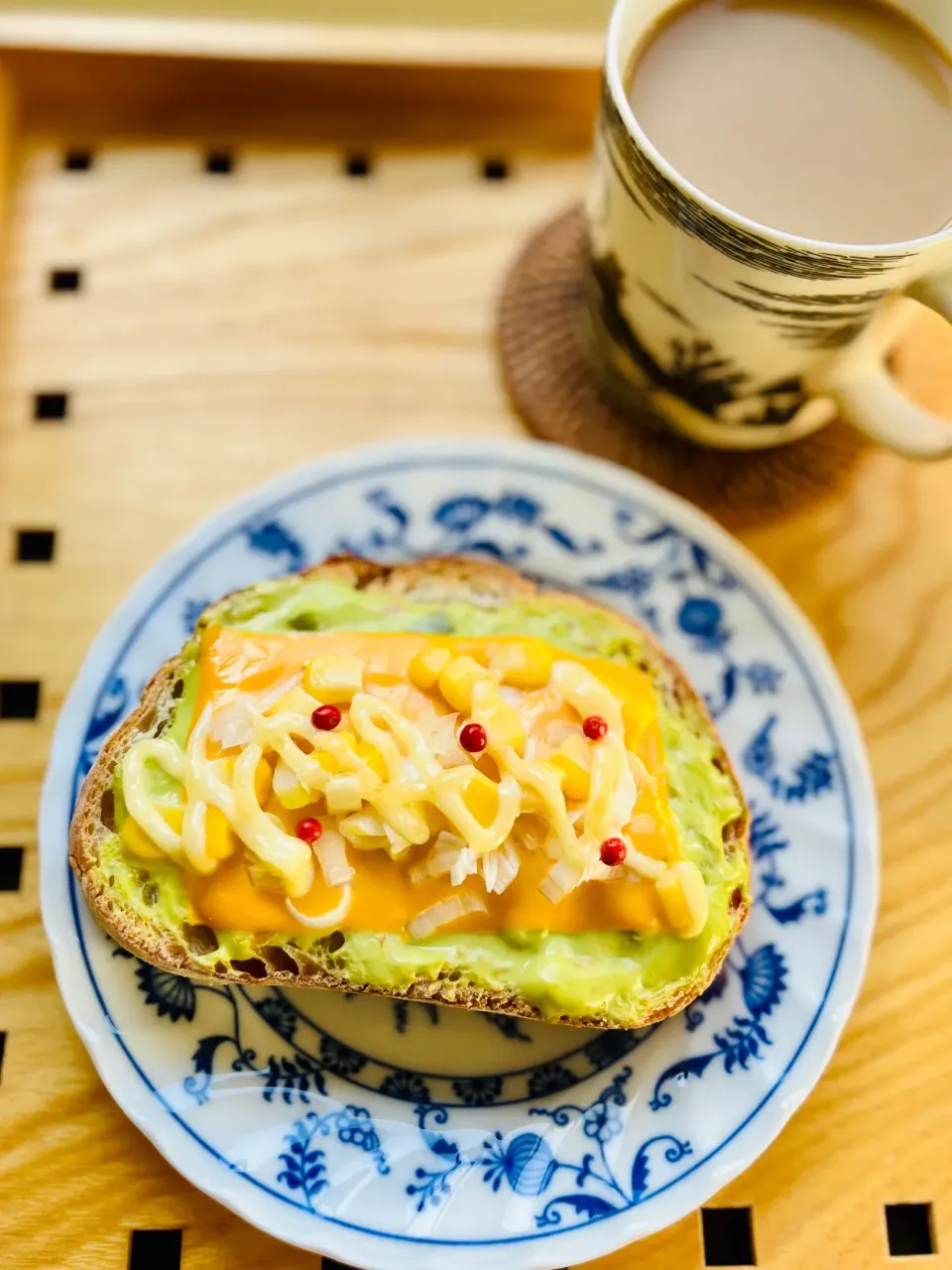 ワカモレのタルティーヌ🥑|アッコちゃん✨さん