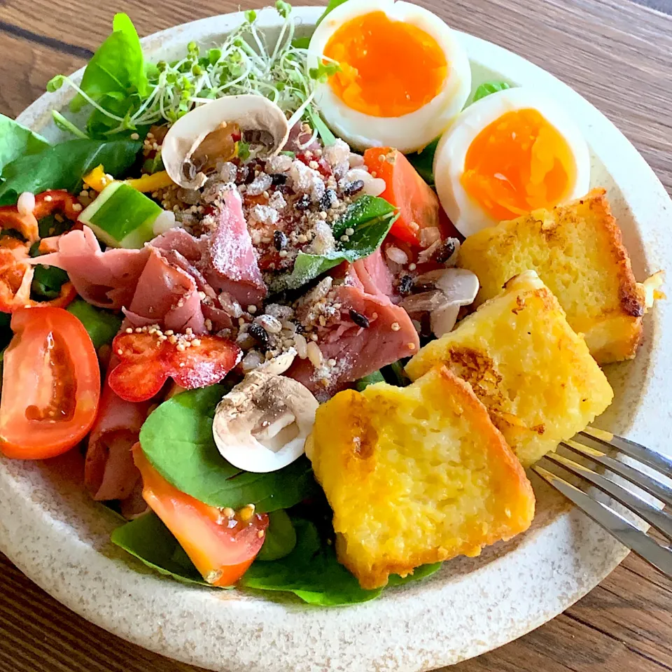 🥗キアヌと雑穀みそチーズ風味〜サラダ🥗|ユッキーさん