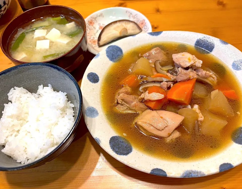 鶏大根、焼き椎茸、お味噌汁|Kouji  Kobayashiさん