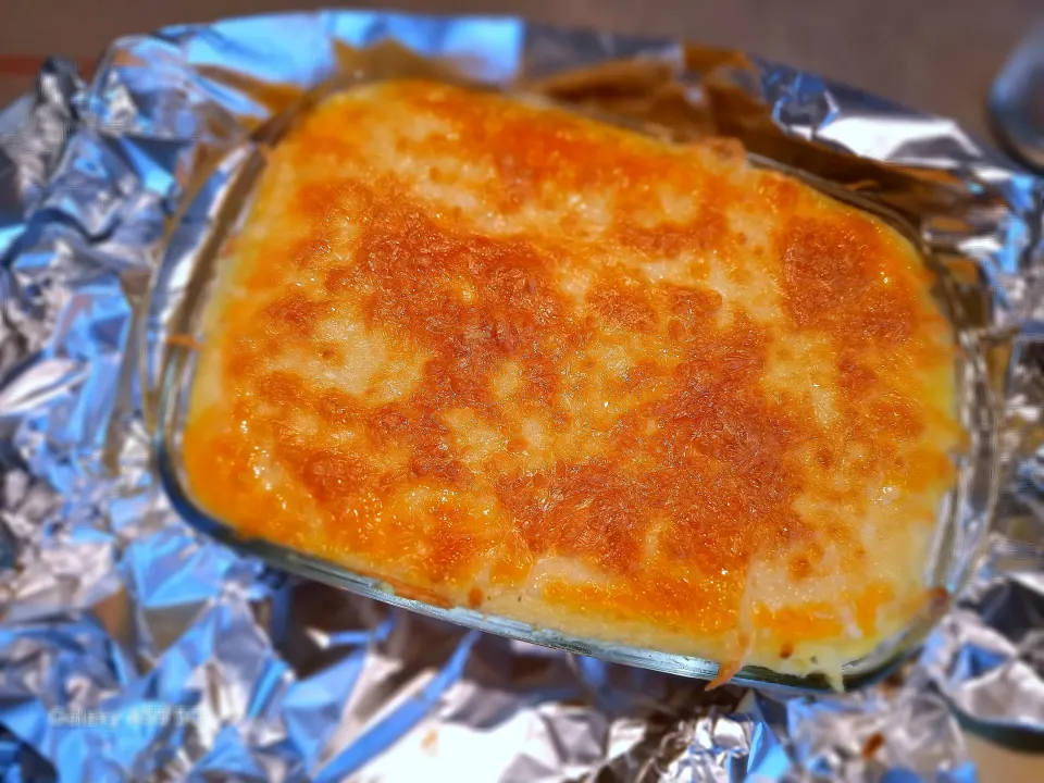 Cowboy 's pie with mozzarella and cheddar on top|Valentina Kryzhanovskaさん