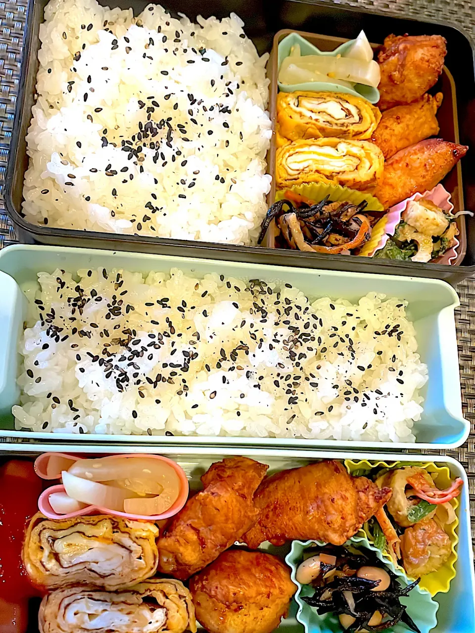 おっさん弁当　卵焼き　ムネ唐　ひじき　胡麻味噌和え|ひげおやじさん