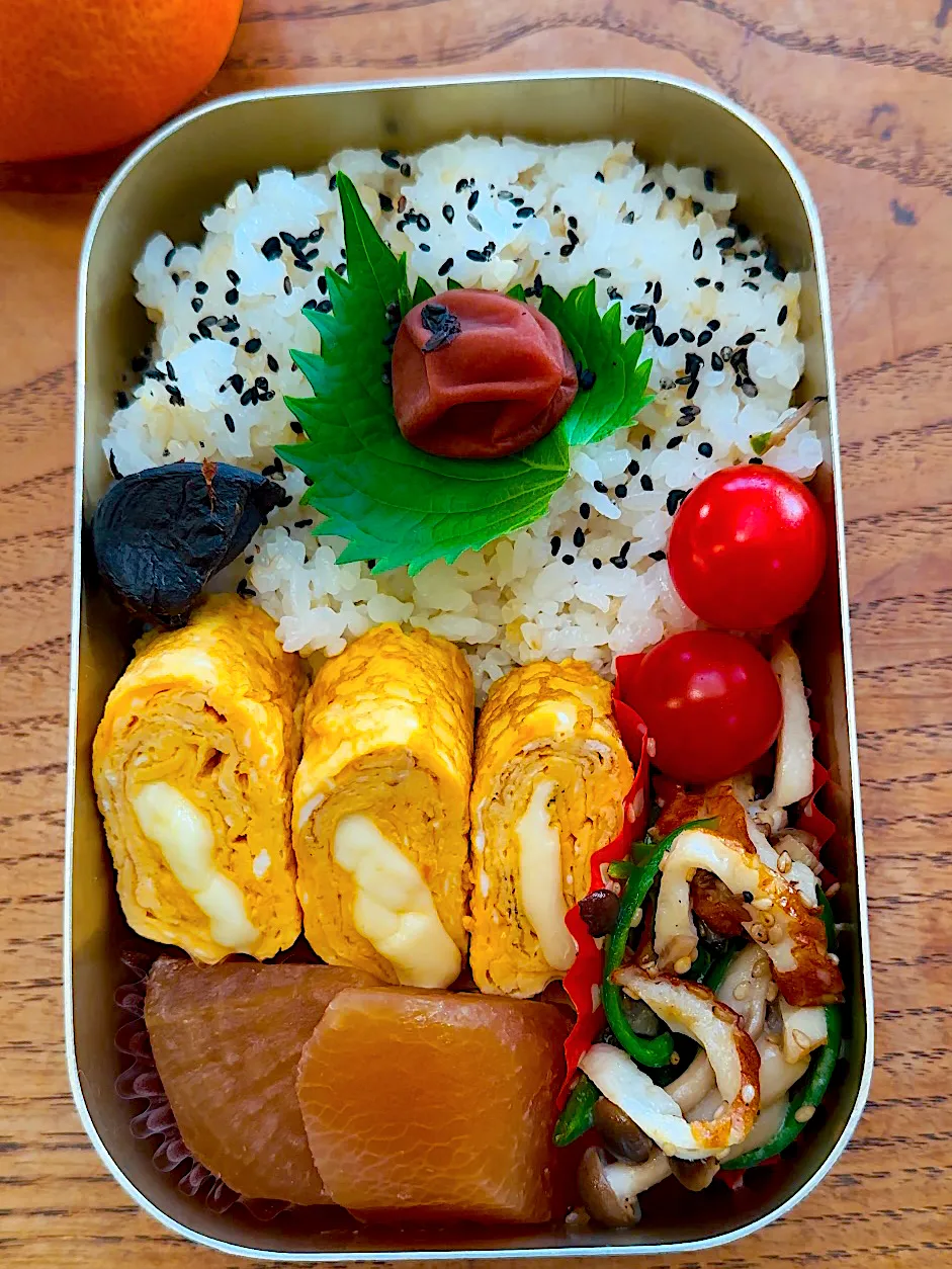 さけるチーズイン卵焼き弁当🍱|かおりん✴︎❤︎さん