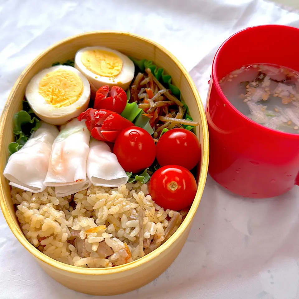 鶏と牛蒡の炊き込みご飯と味玉弁当|ゆっきーさん