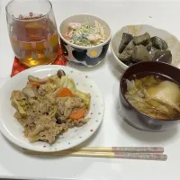 晩御飯☆野菜炒め☆サラダ（かいわれ・カニカマ）☆揚げなすの生姜入り煮浸し☆水餃子のスープ|Saharaさん