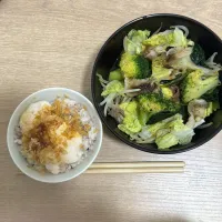 とろろご飯と蒸し野菜| りなちさん