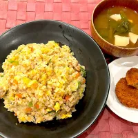 中学生息子のお昼ご飯🍚 炒飯とコロッケ🍚|Snow10さん