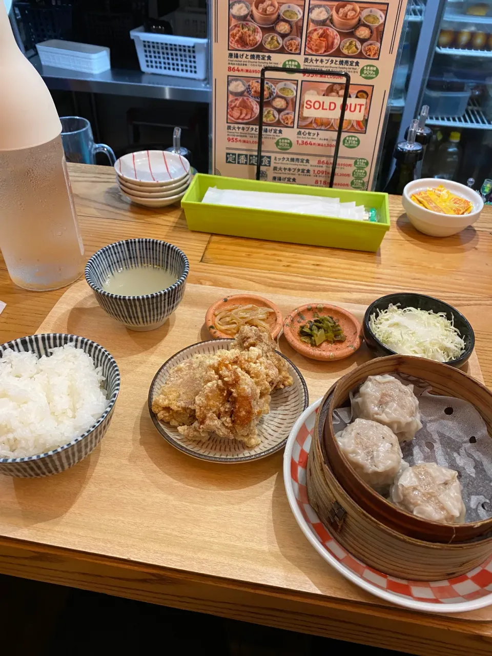 大阪市福島区福島　だるま焼売福島店の唐揚げと焼売定食|タカちゃんさん