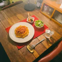 トマト味噌とベーコンのパスタとお麩とベビーリーフのバルサミコサラダ|KEITAさん