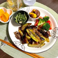 11/27晩ご飯：牛肉と茄子のバタポン炒め|ななみんさん