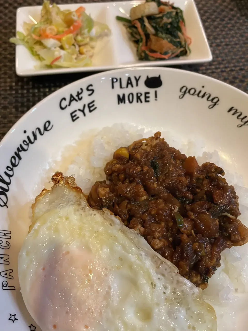 おっさんご飯　ドライカリー🍛　胡麻味噌和え　握力コールスロー板東英二入り|ひげおやじさん