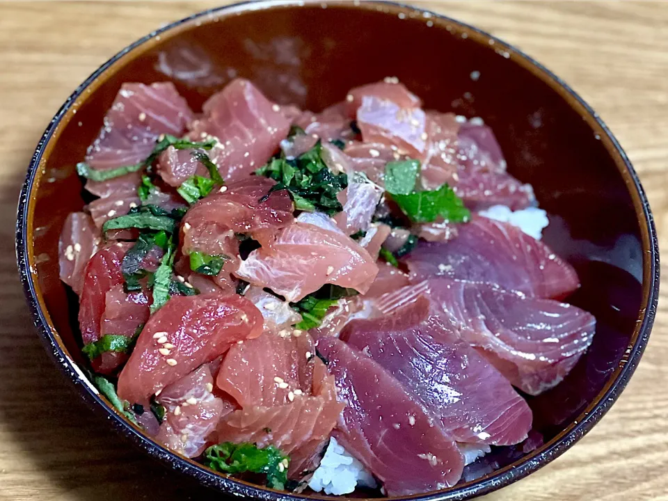 ☆まぐろとかつおの漬け丼|まぁたんさん