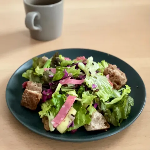 「キヌアと雑穀のみそチーズ風味」を使ってみたSnapdishの料理・レシピ写真:固くなったパンで パンツァネッラ