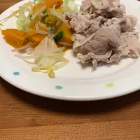 イヌ娘当番　豚肉冷しゃぶ　野菜添えです　ありがとう|Mzkさん