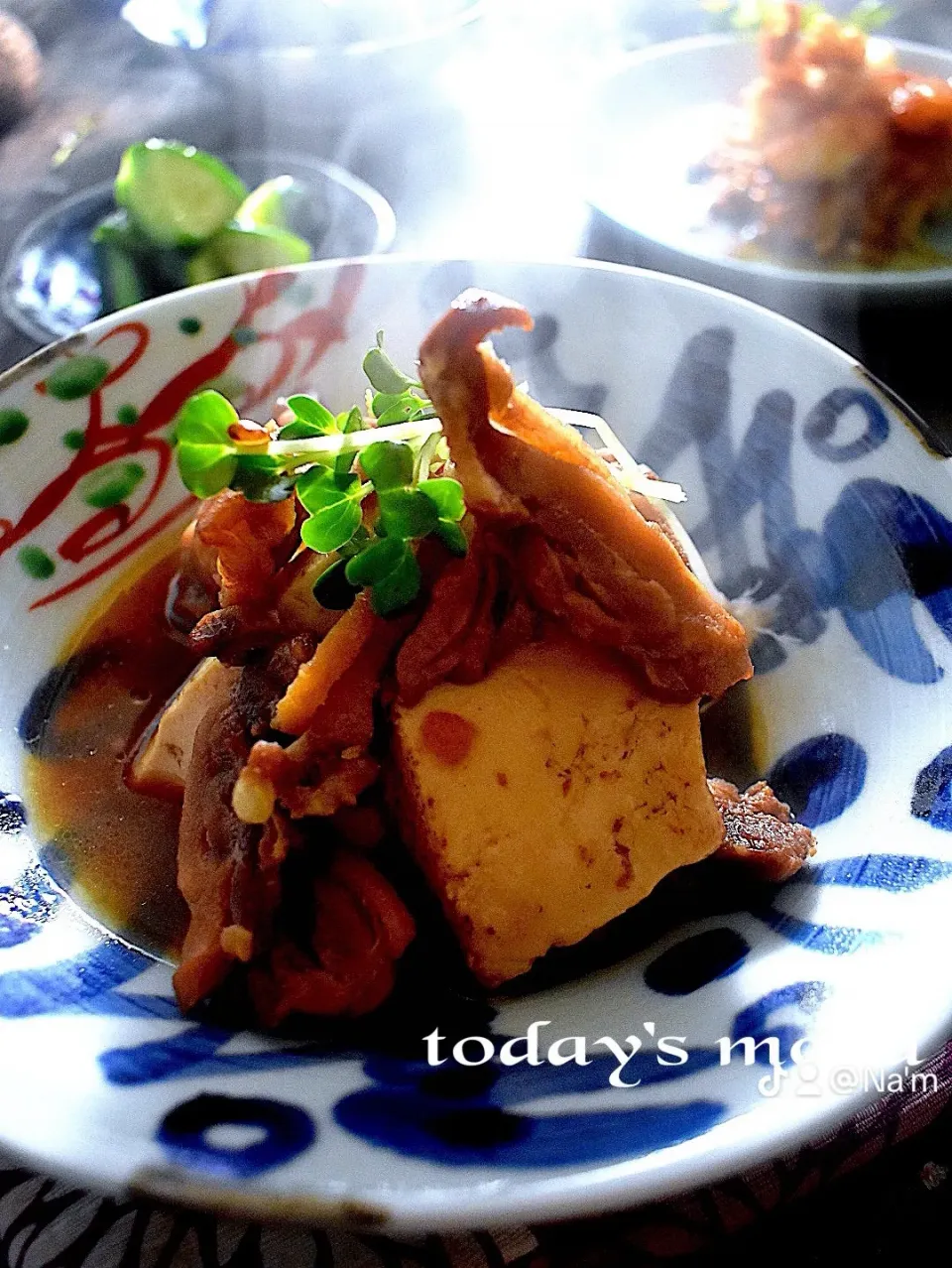 親鶏と焼き豆腐の甘辛煮|山田 奈味　Instagram ＊nmymd369さん