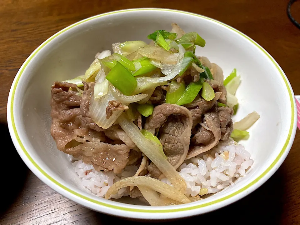 焼き肉丼|はっちぃさん