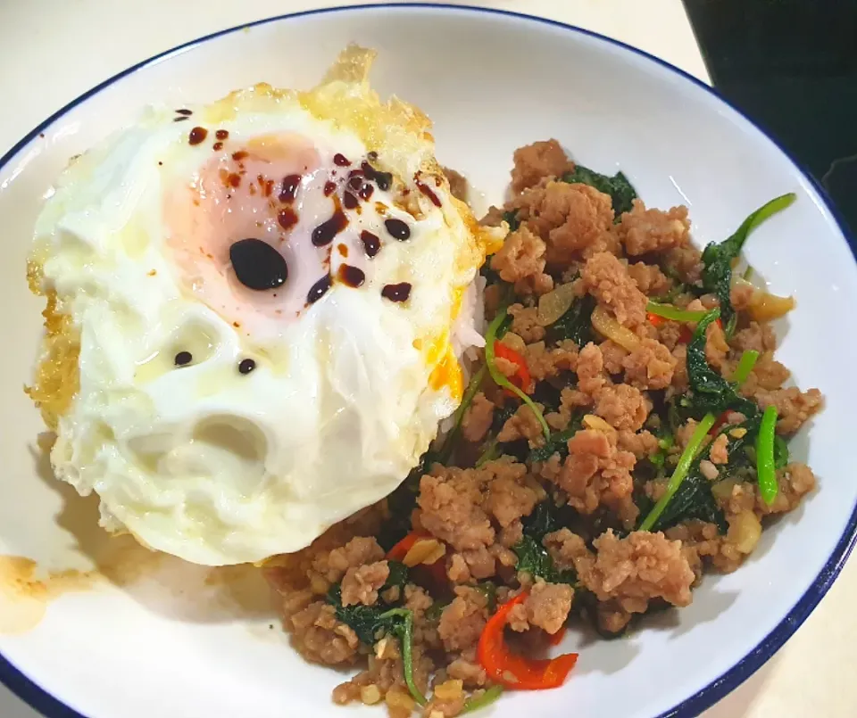 Stir fry spicy pork spinach fried egg steamed rice 😋🥰 dinner 💕|🌷lynnlicious🌷さん