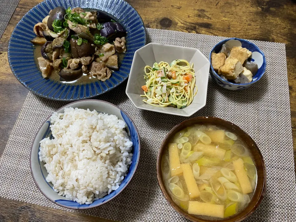 ナスと豚肉のポン酢炒め　スパサラ　厚揚げこんにゃく（作り置き）　麦ご飯　味噌汁|♡misaki♡さん