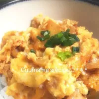 簡単♡キムチとコチュジャンで♡ピリ辛親子丼|Guuママさん