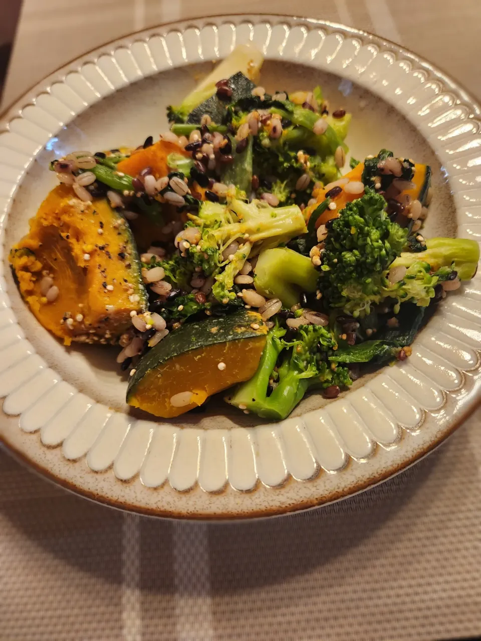 キヌアと雑穀のサラダ|chiroruさん