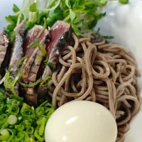 カツオのたたき蕎麦|きゅうちゃんさん