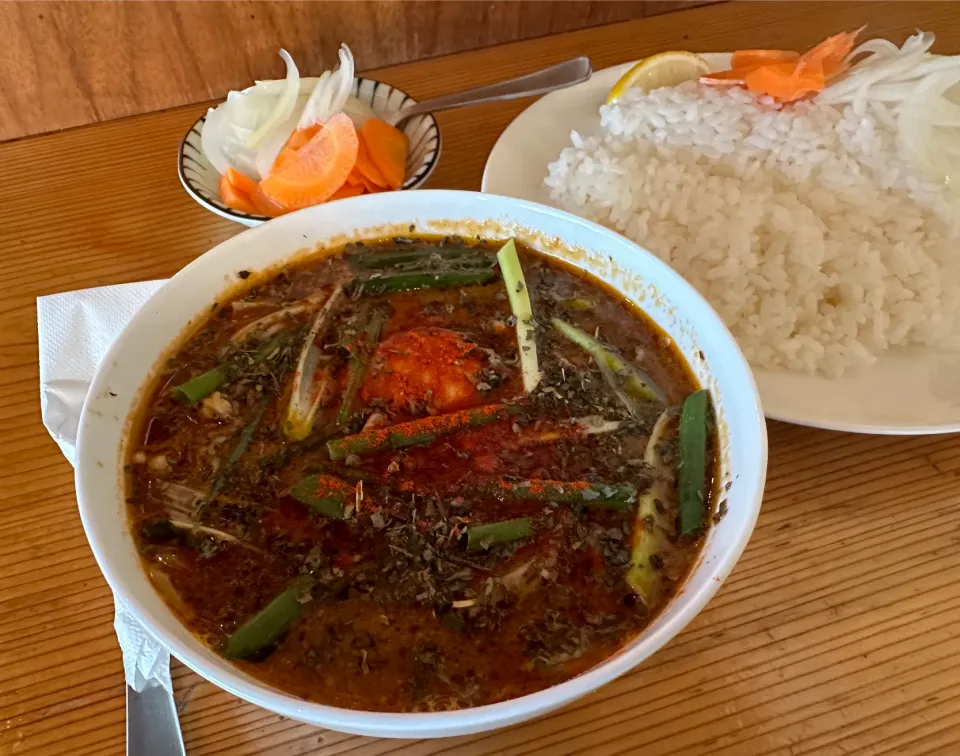 タイ風エノキホタテ🇹🇭味玉トッピング🥚ピクルスマシマシ🥒|buhizouさん