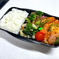 11/28 旦那弁当⁂ウインナーとピーマンのケチャたま炒め弁当|ゆさん