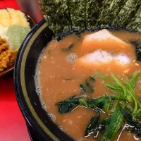 【食べログ TOP 5000】 
IEKEI _ TOKYO 王道家直系 
ラーメン (900円、麺柔らかめ/ 味すごく薄め/油少なめ) 
－麺少なめ 
＋海苔 (5枚、麺少なめサービス)
＋ライス (150円) 
@末広町2分 
(JR御徒町駅から徒歩5分)
24294 (318,965)|大脇さん