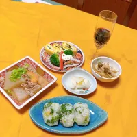 grandmaの晩ごはん☆ 今夜は丸大根をストーブの上でそぼろ煮、大根の皮できんぴら、大根菜でおにぎり🍙…
玉子焼きとブロッコリーのサラダ…
ボジョレ・ヌーボを頂きます♪♪| kaoriさん