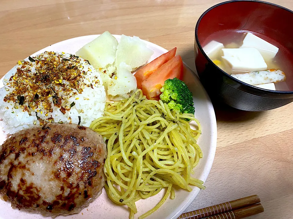 チーズバーグ🧀な晩御飯🍚|かおちゃんさん