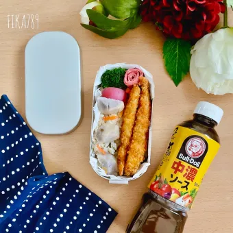 Snapdishの人気料理写真:ししゃもフライと里芋の炊き込みご飯弁当