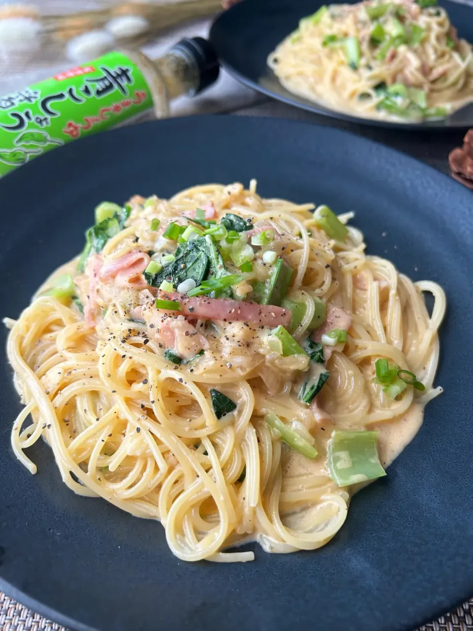 【食卓を紡ぐおたより便】青こしょう醤油 de 和風カルボナーラ|まなまな♡さん