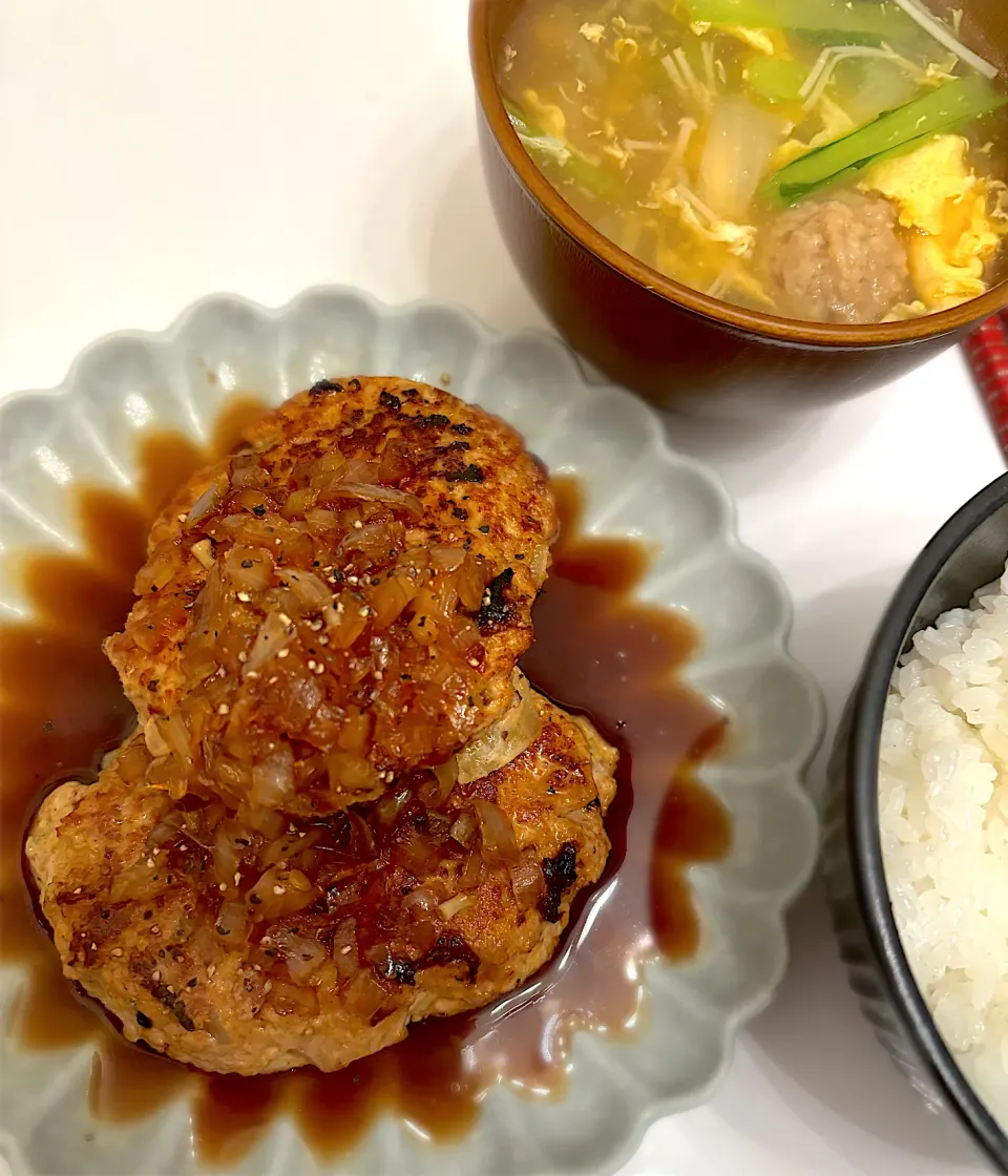 玉ねぎソースハンバーグと野菜中華スープ|mkさん