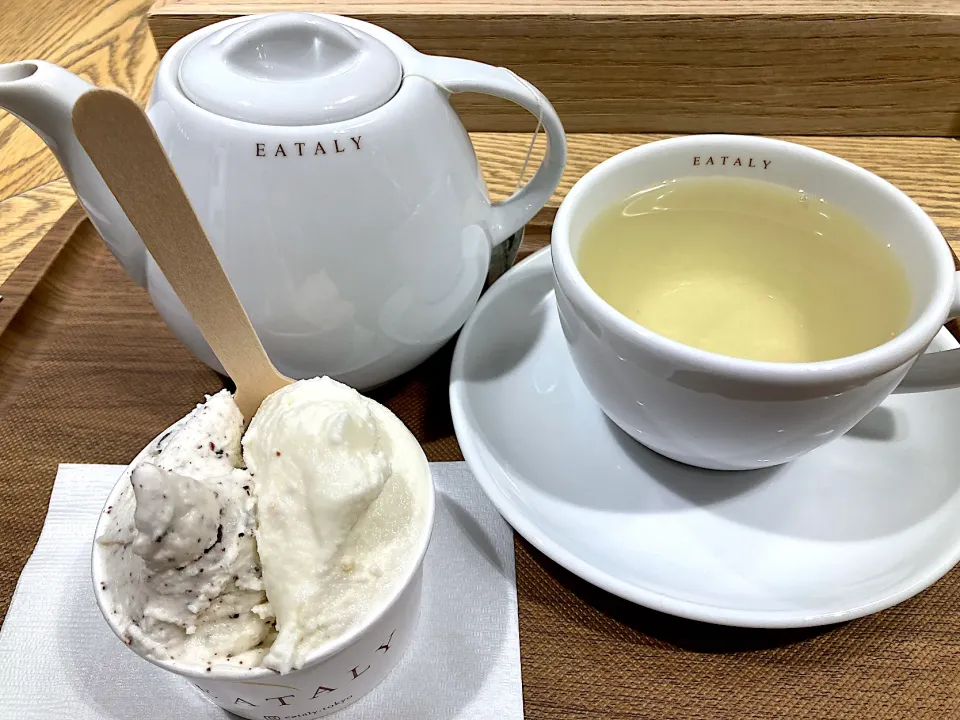 Eataly カッサータ、ストラッチャテッラ、食後のお茶|よだみなさん