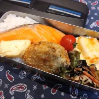 鮭とコロッケ弁当　277|キャンディさん