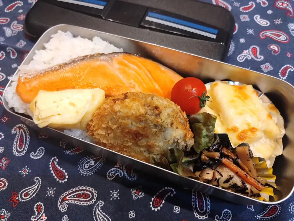 鮭とコロッケ弁当　277|キャンディさん