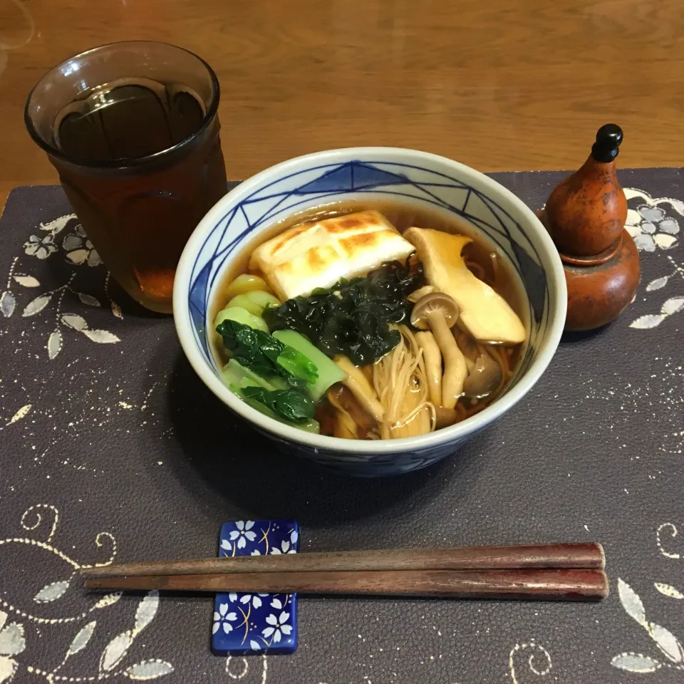 きのこ蕎麦、熱い日本茶(昼飯)|enarinさん
