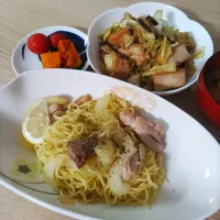 鶏肉とセロリの塩焼きそば、厚揚げとキャベツの中華風炒め|ちゃいさん