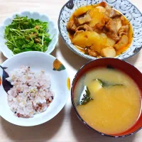 2024 1119　中華風オイスター肉じゃが　豆苗サラダ　豆腐とわかめのお味噌汁|いもこ。さん