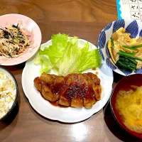 トンテキ　かぼちゃと玉ねぎの味噌汁　車麩の卵とじ　切り干し大根とひじきのサラダ|おさむん17さん