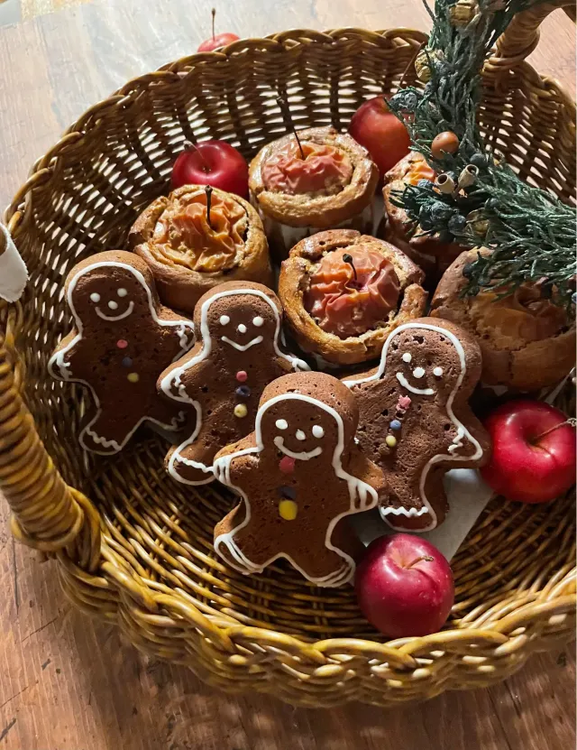 Snapdishの料理・レシピ写真:クリスマスジンジャーボーイケーキ｜クリスマスの焼き菓子せっせと作っています♪