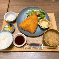 大きなアジフライ定食|ちゃみこさん