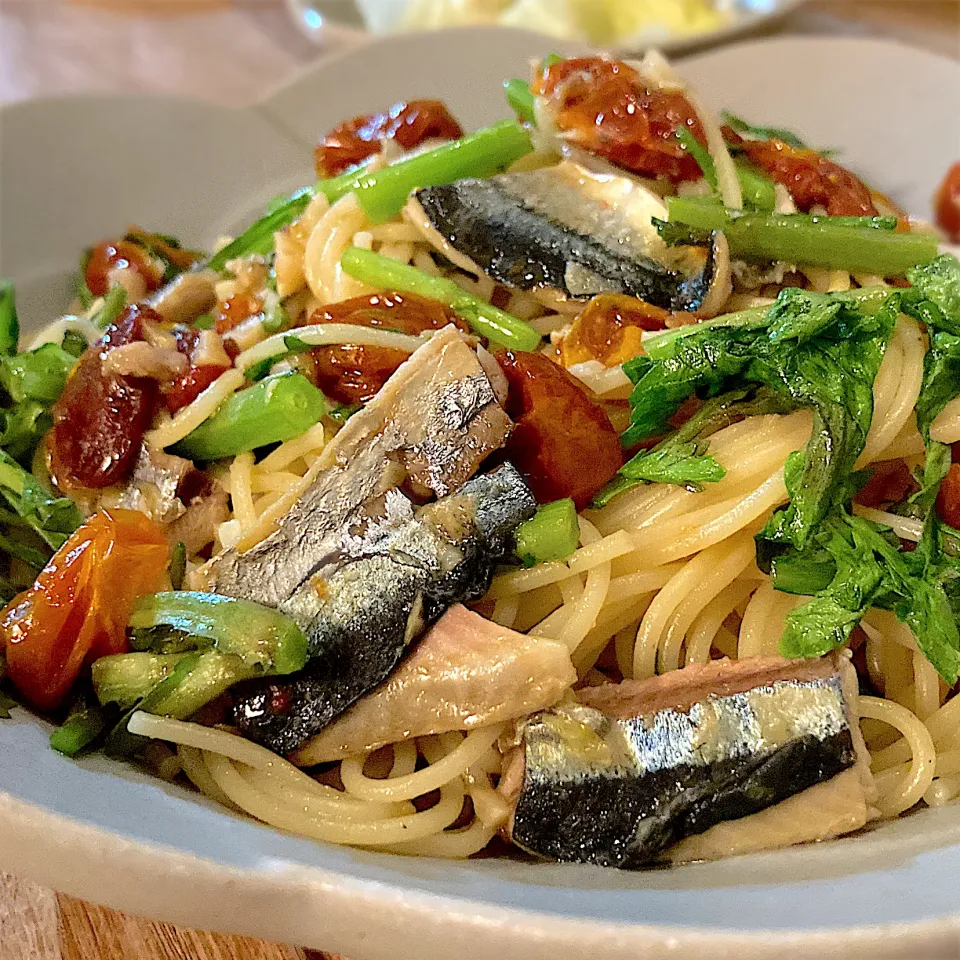 秋刀魚と春菊、ドライトマトのパスタ|みずほさん