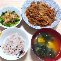 2024 1127　牛肉と野菜のきんぴら　小松菜のおひたし　さつまいもとわかめのお味噌汁| いもこ。さん