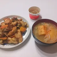 鳥肉とカボチャと舞茸の炒め物|さくらまるさん