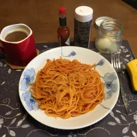 スパゲッティナポリタン、べったら漬け、ホットコーヒー、バナナ(昼飯)|enarinさん